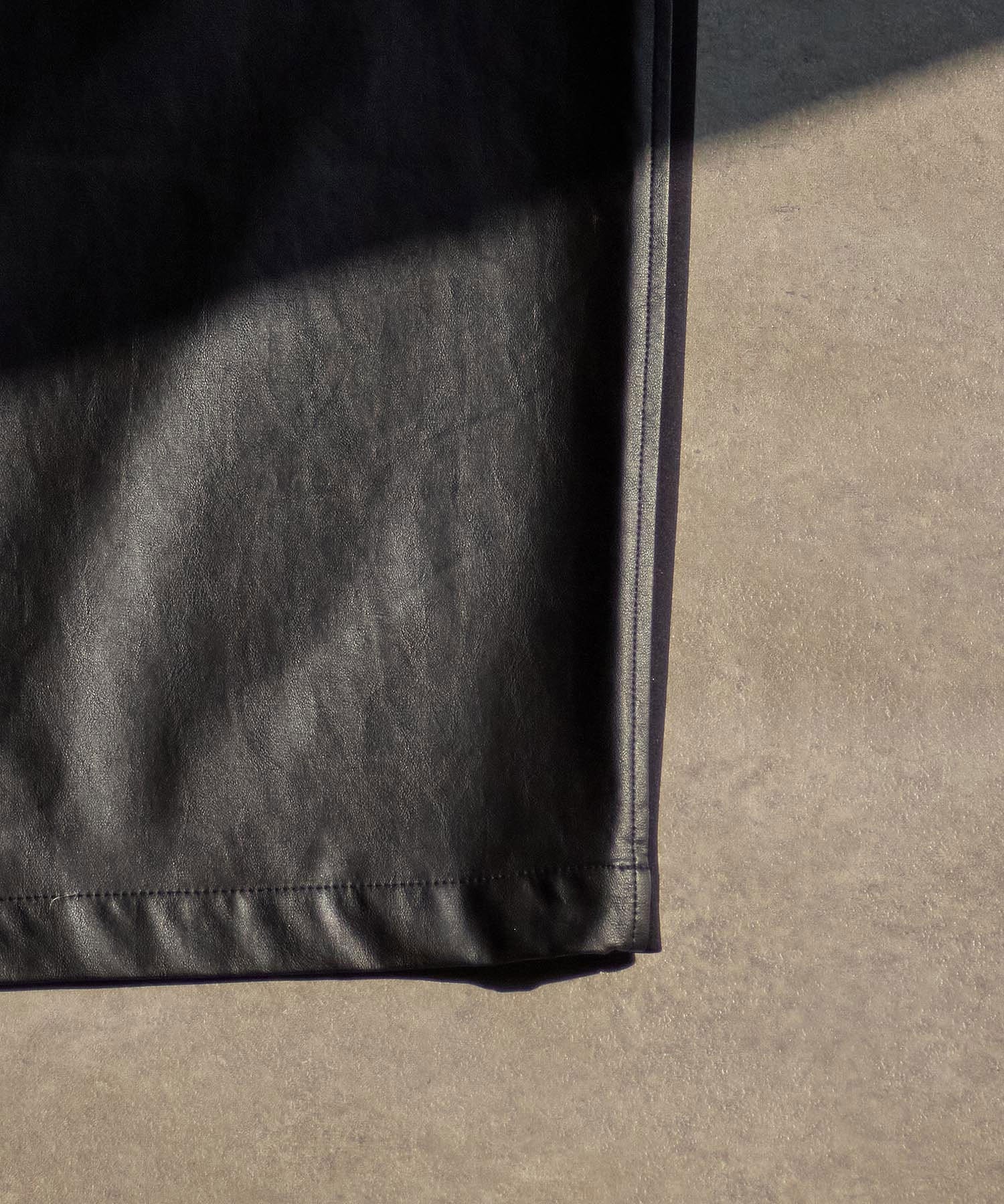 CHIGNON/FAKE LEATHER BAKER SK