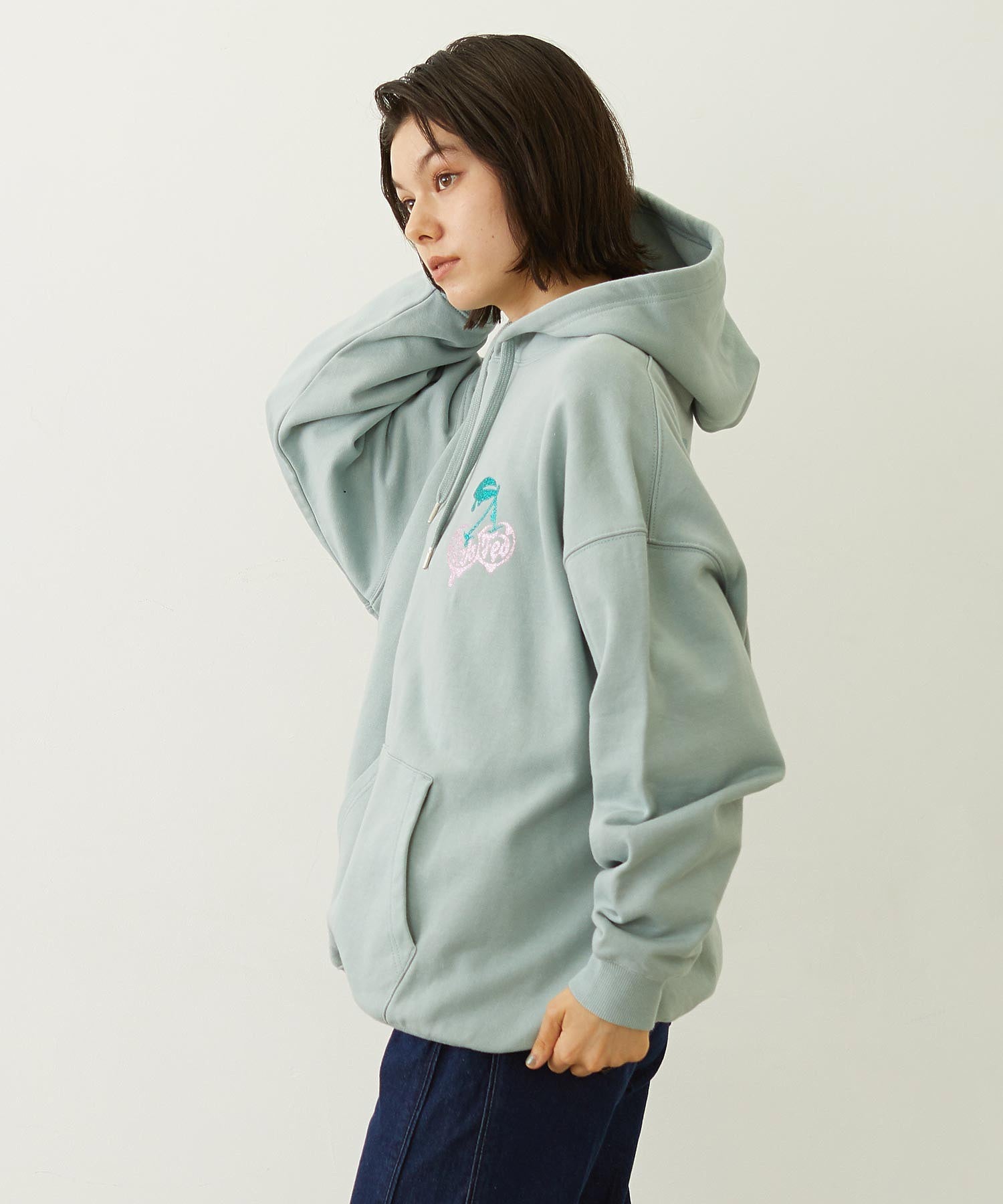 MELTY CHERRY SWEAT HOODIE