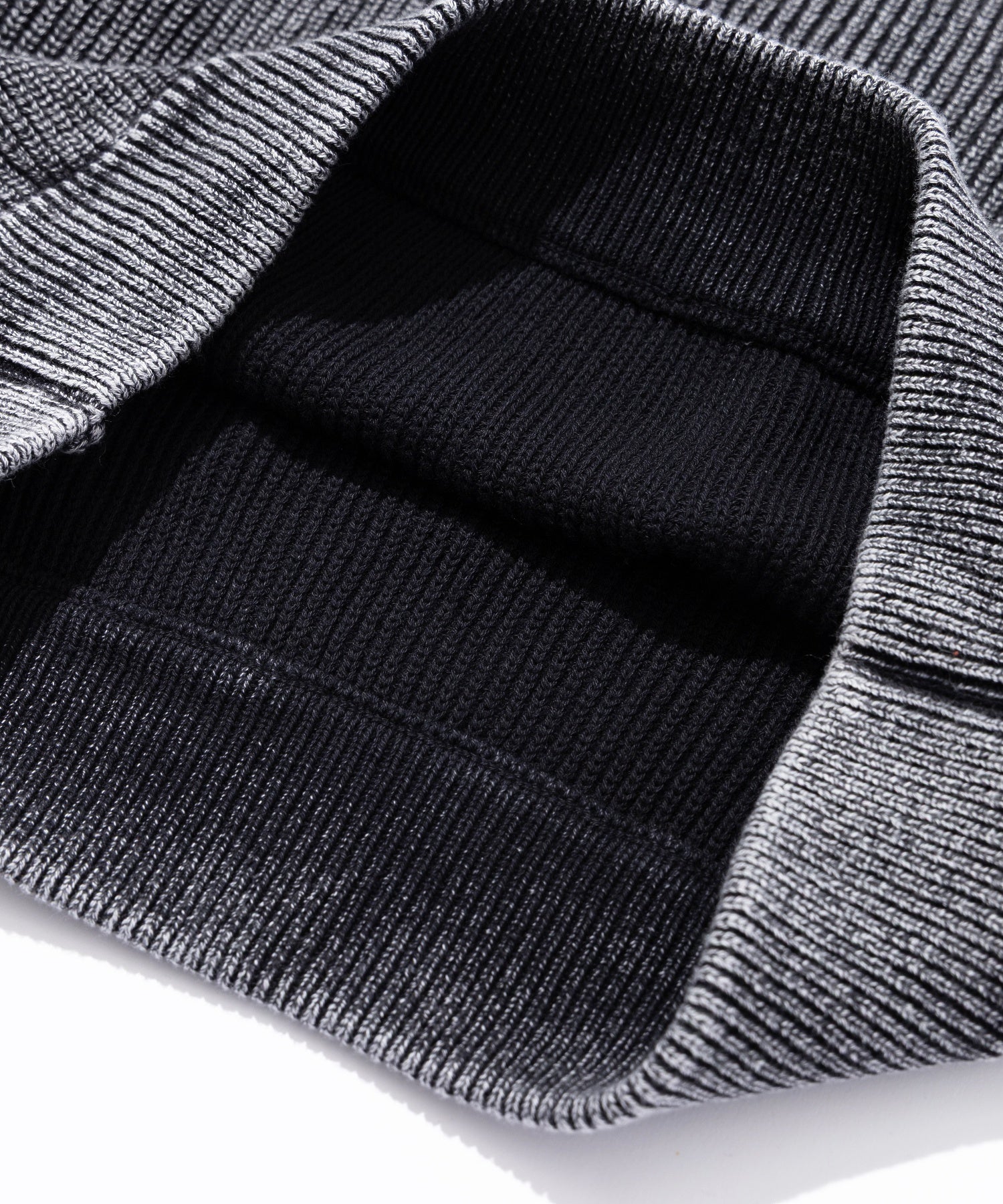 SULFUR DYED CREW NECK KNIT