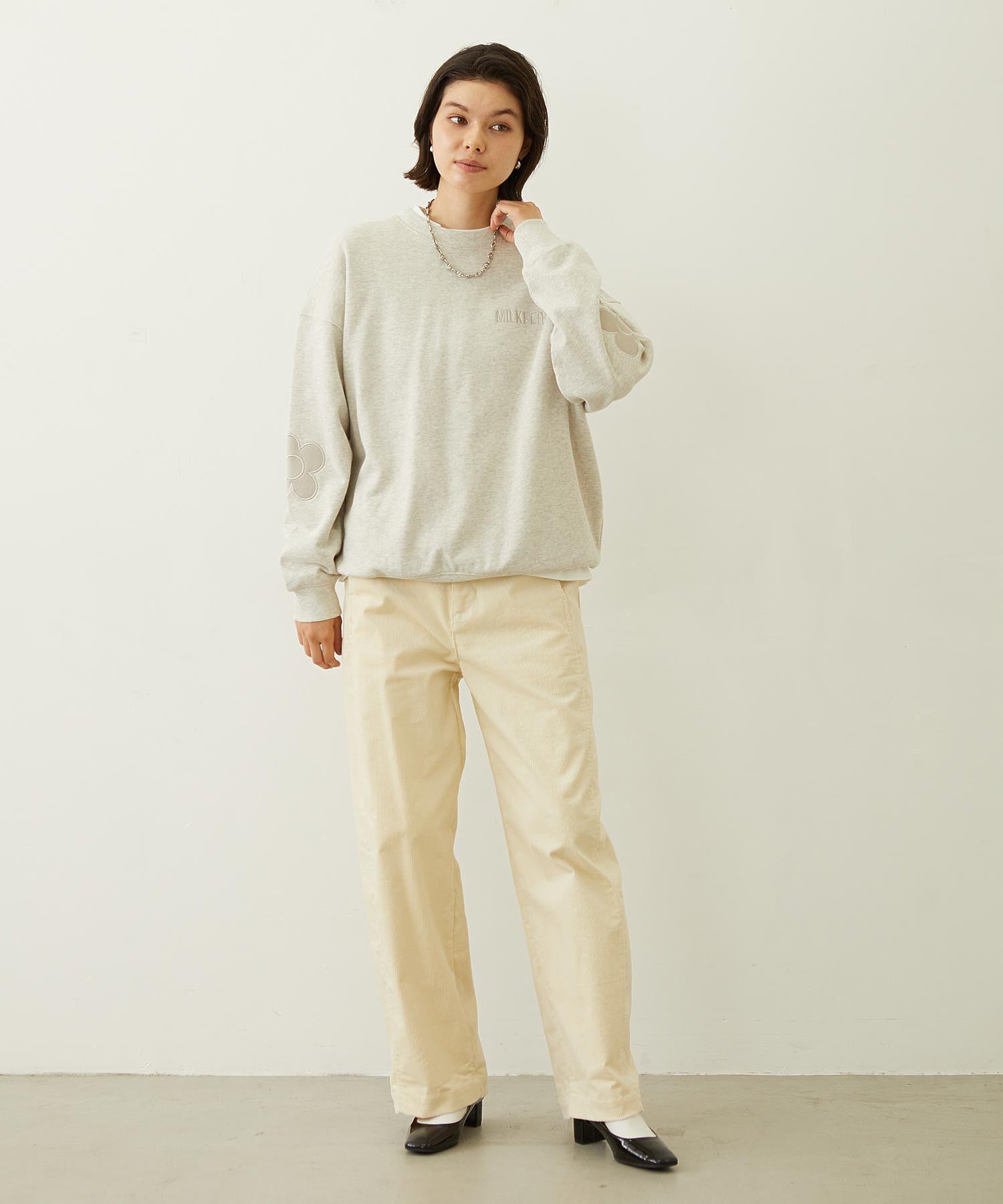 FLOWER ELBOW PATCH SWEAT TOP