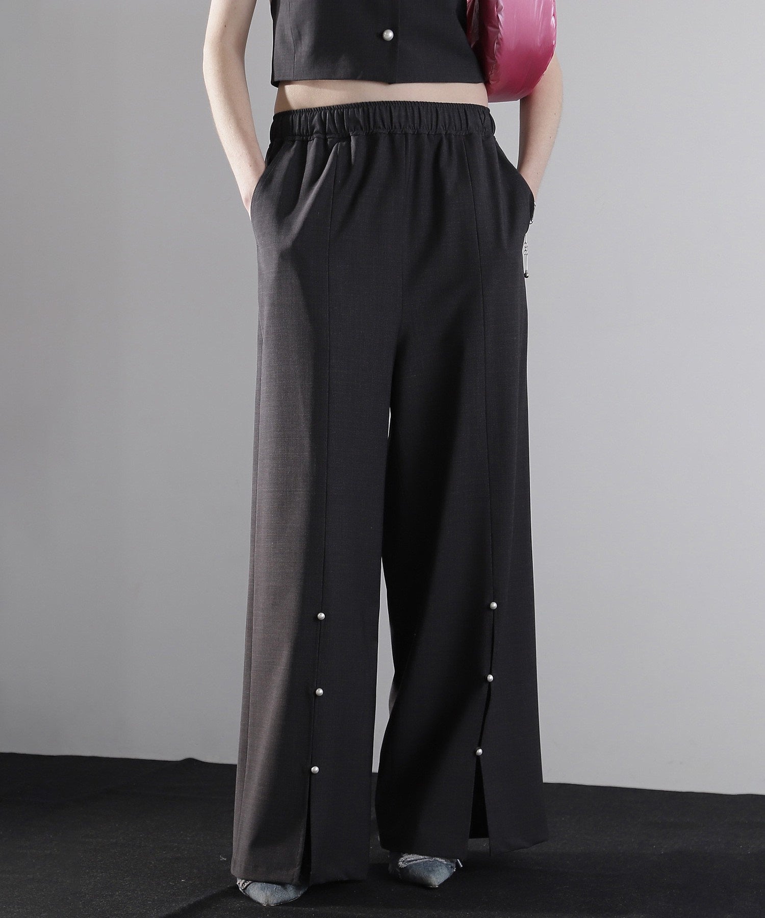 スーチングフロントスリットワンドパンツ