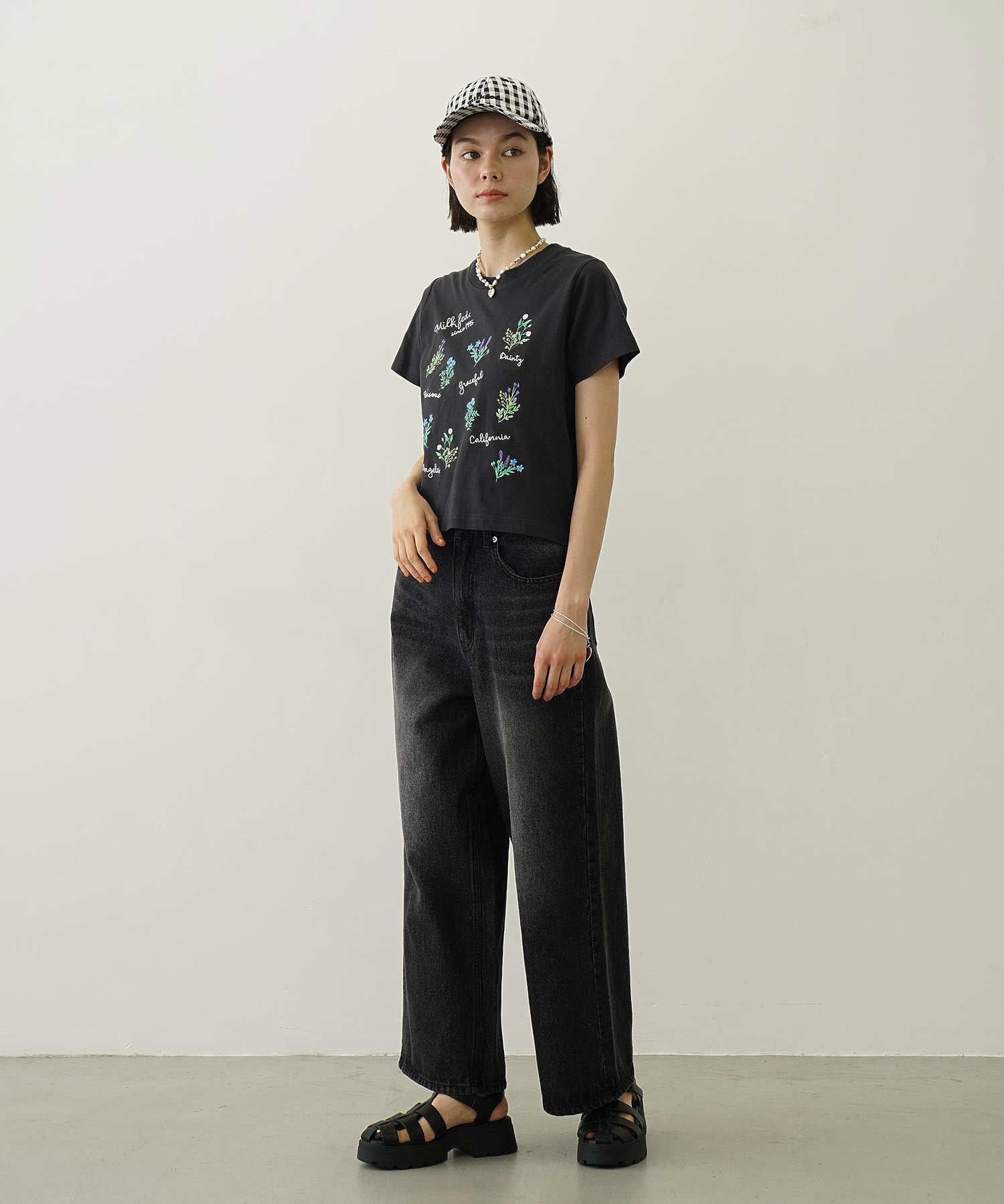 FLOWER PRINT AND EMBROIDERY COMPACT S/S TEE