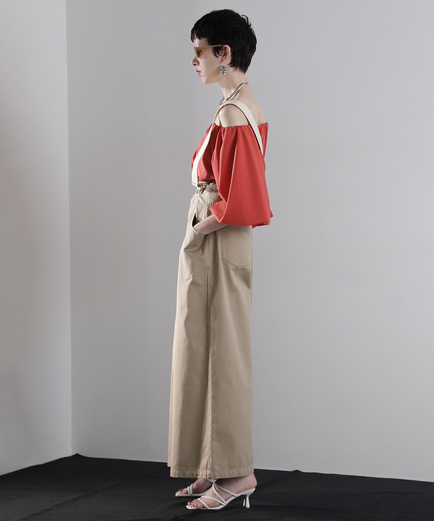 サスペンダータックワイドパンツ