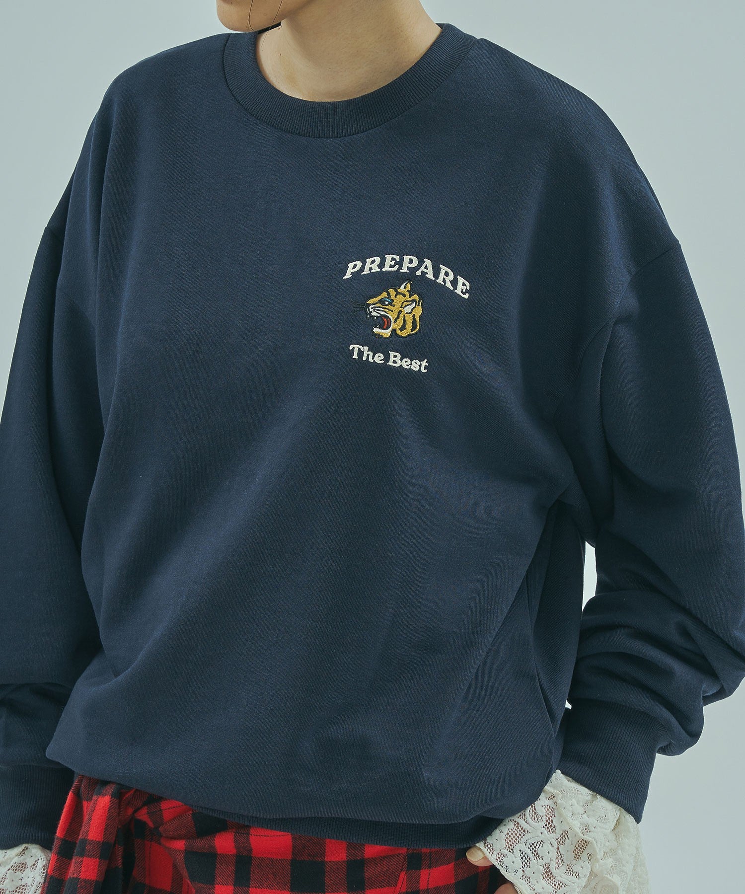 TIGER EMBROIDERY SWEAT