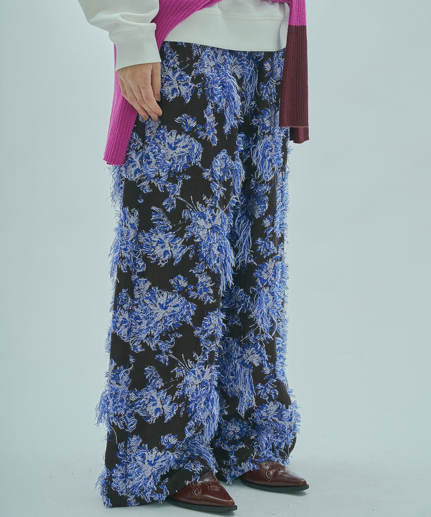 mag.by c/FLOWER JACQUARD PANTS