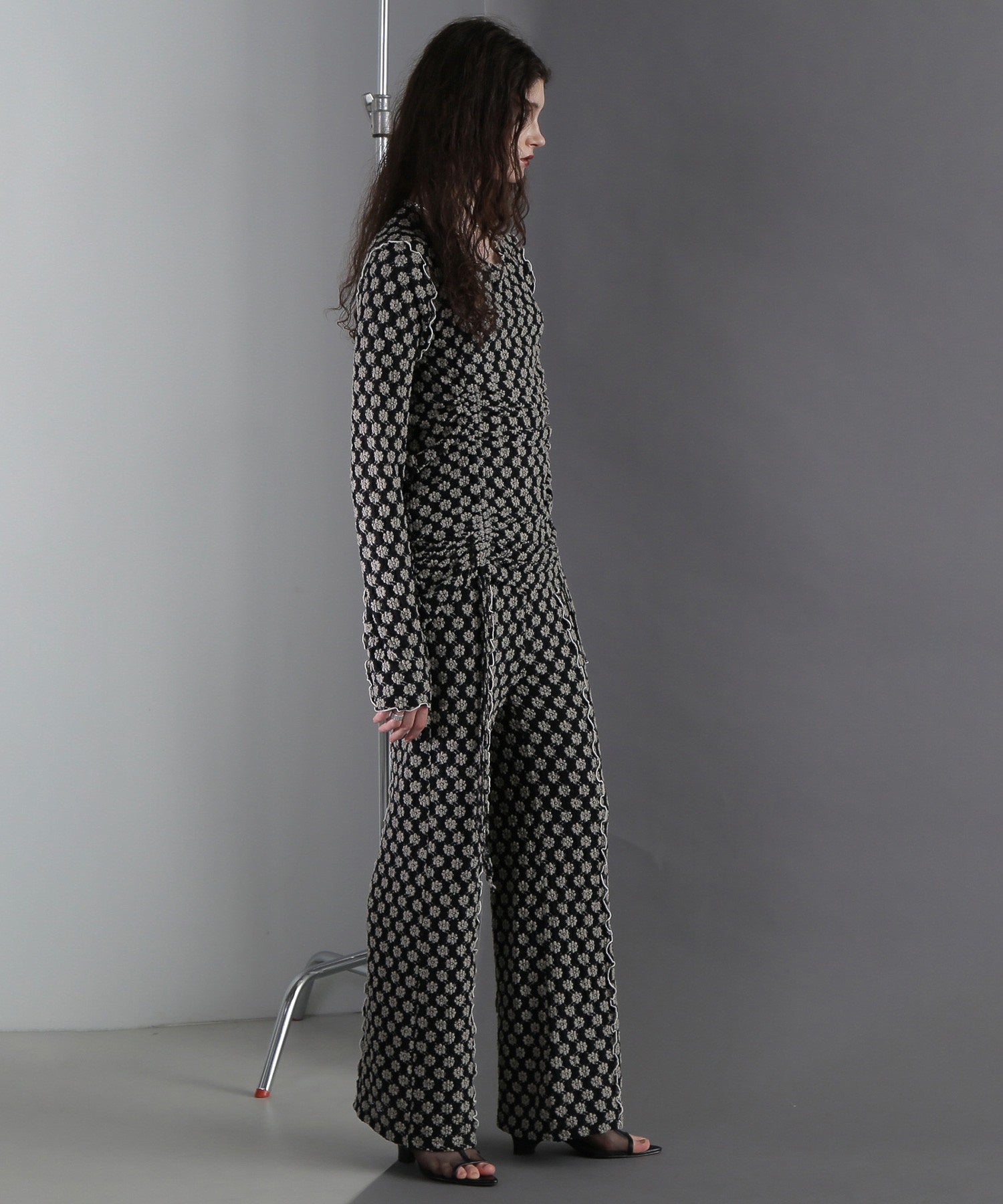 CREOLME/シャーリングフラワートップス