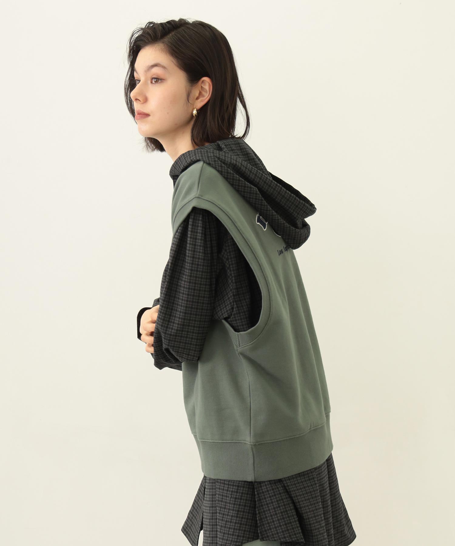 V-NECK SWEAT VEST