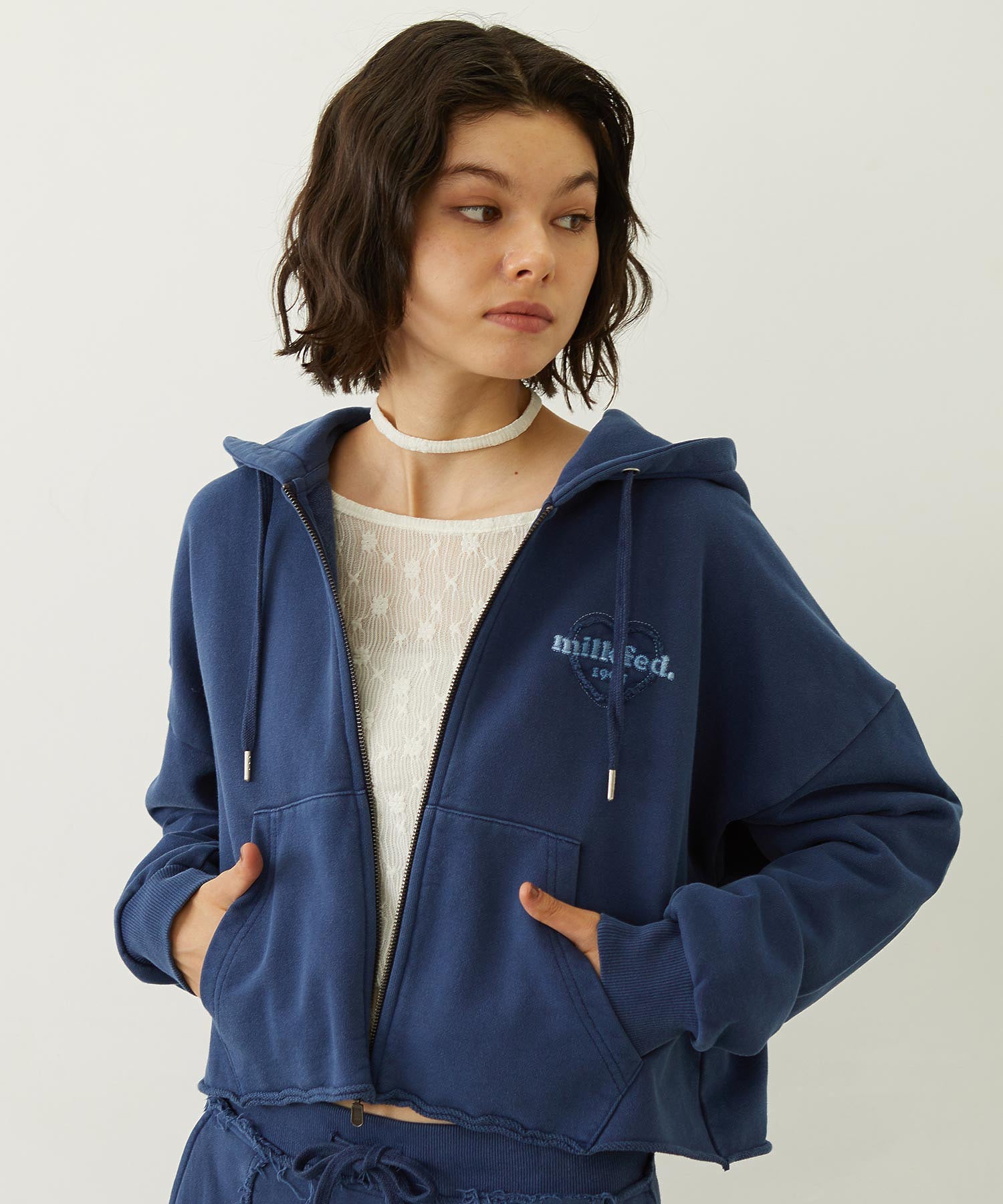 HEART MOTIF FADED CROPPED ZIP UP HOODIE