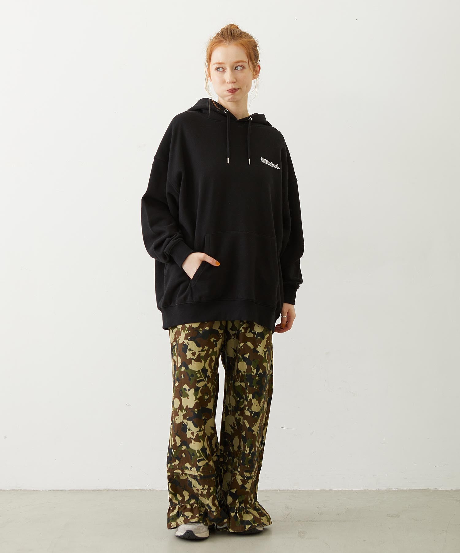 RIBBON EMBROIDERY SWEAT HOODIE