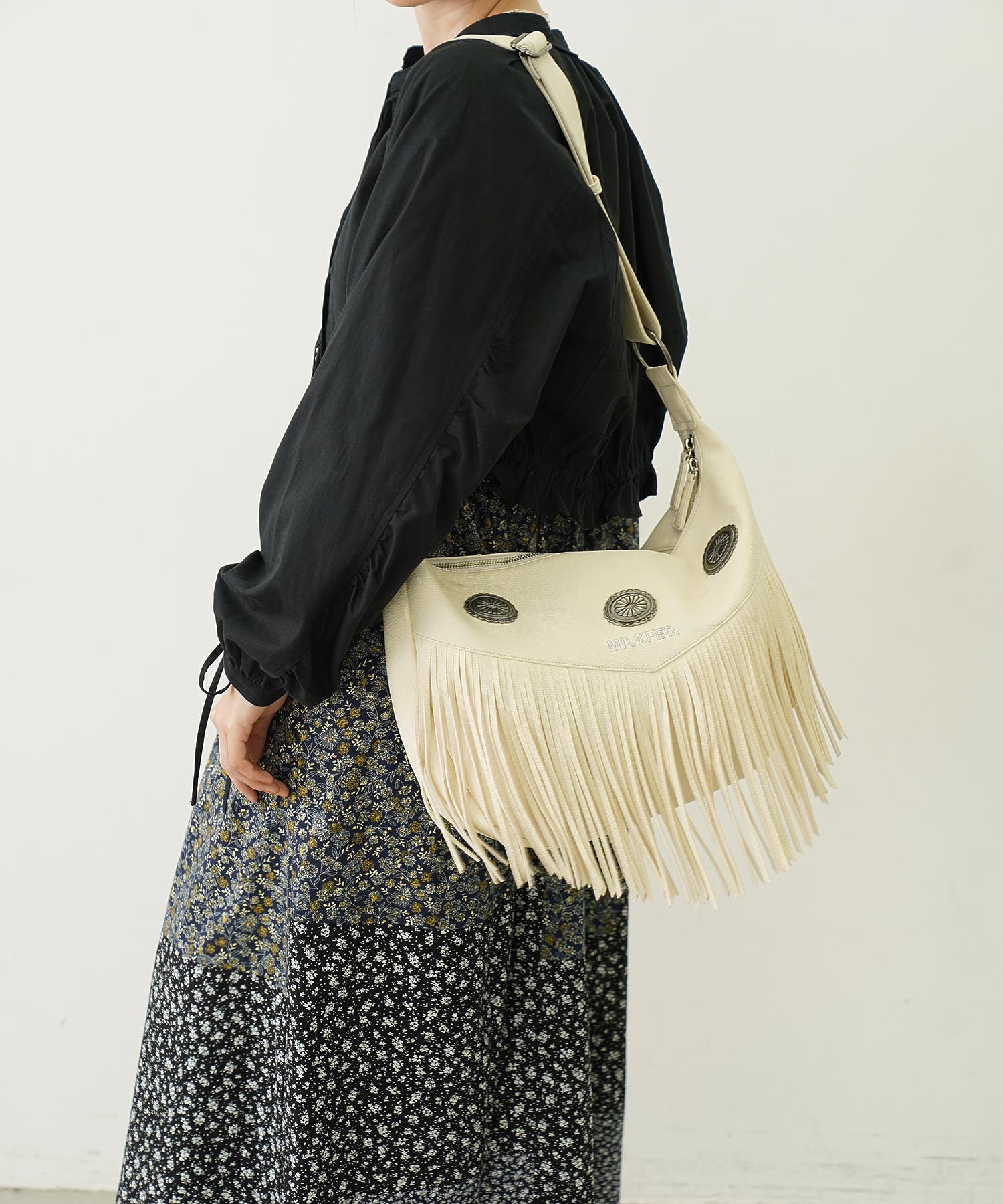 FRINGE SHOULDER BAG