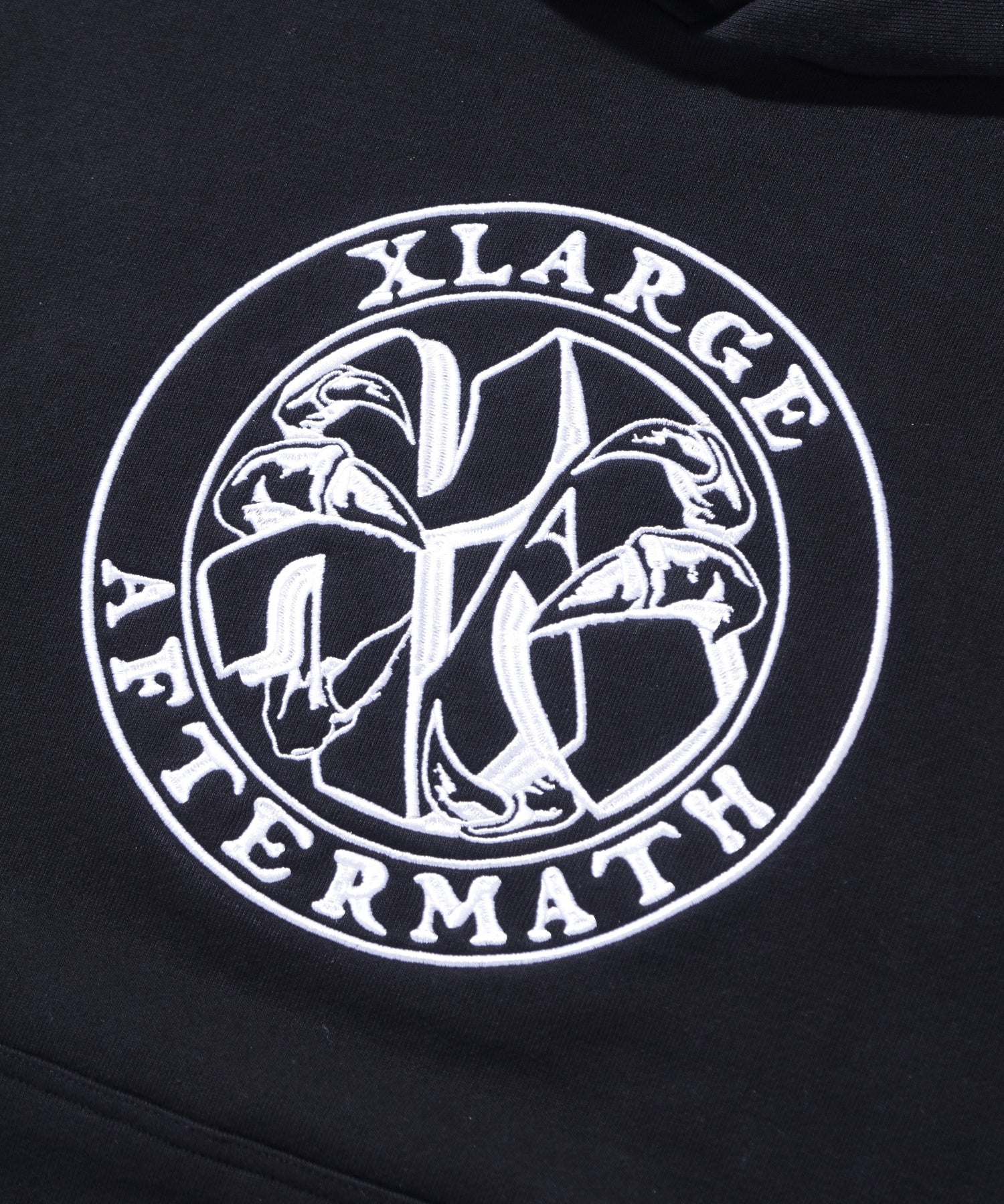 XLARGE×AFTERMATH PULLOVER HOODED SWEATSHIRT