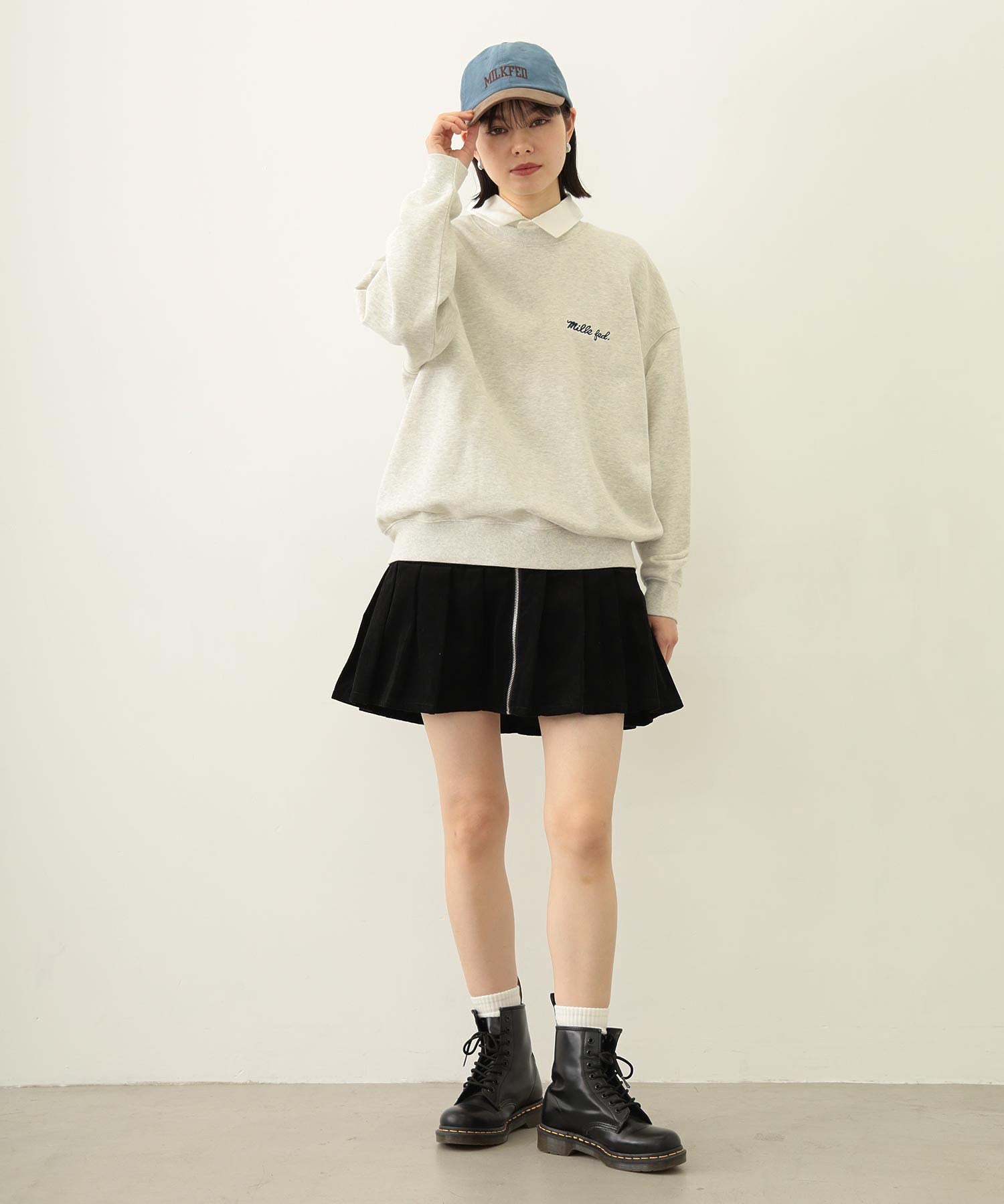 ICING LOGO WIDE CREW SWEAT TOP