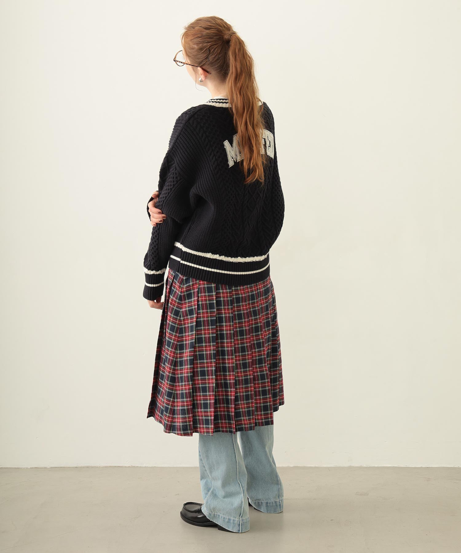 MILKFED. PATCH V-NECK KNIT