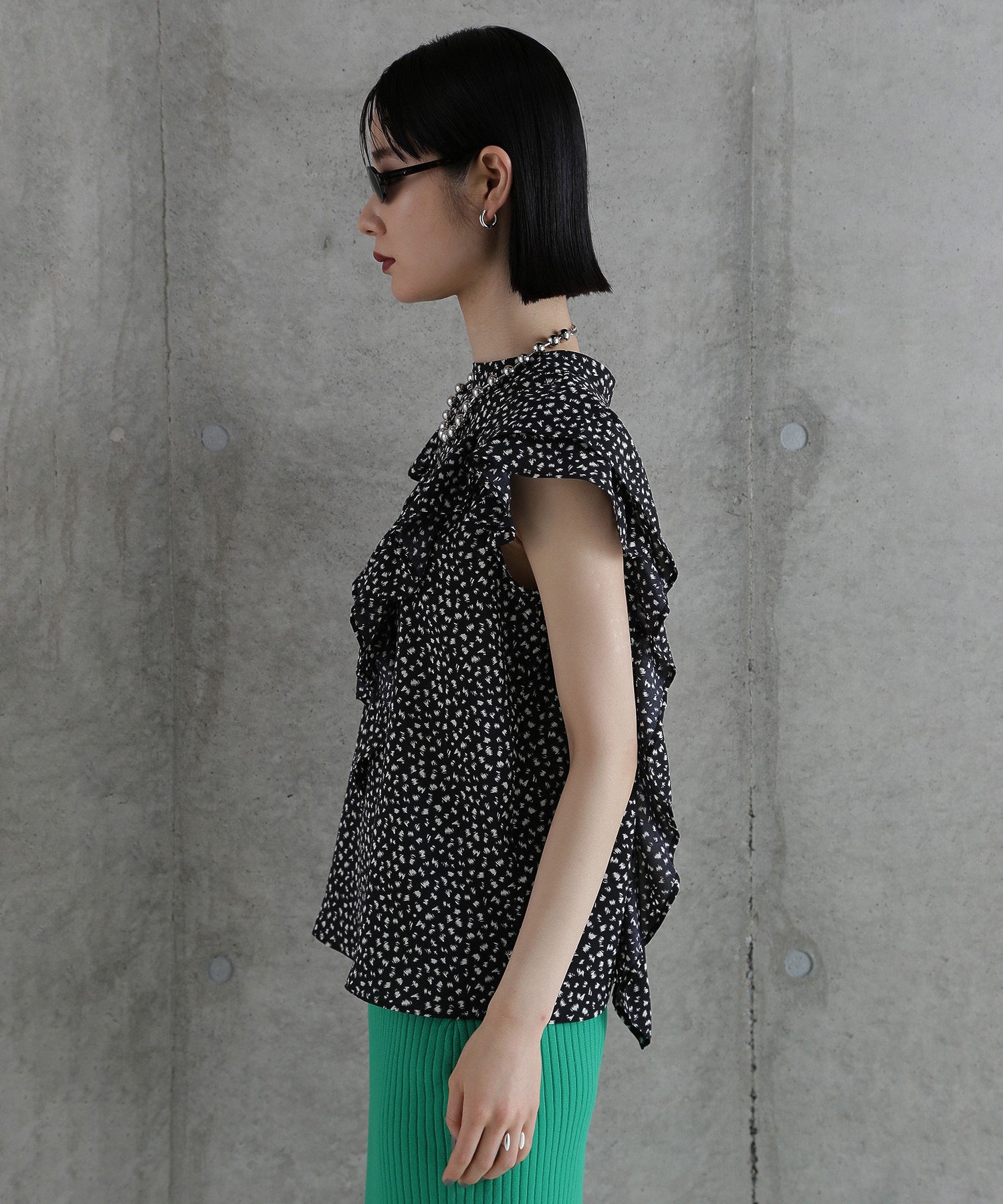 【WEB・一部店舗限定】2WAYフリルブラウス