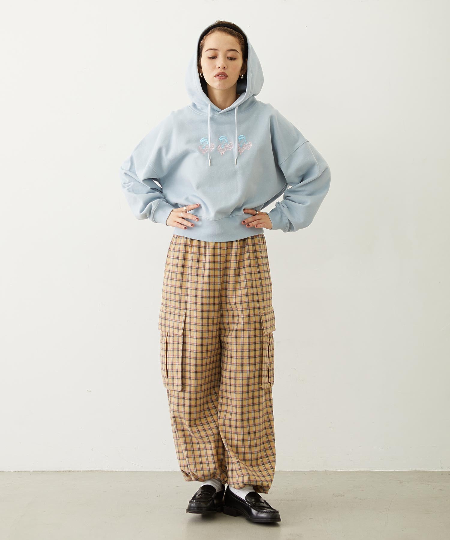 MELTY CHERRY SHORT SWEAT HOODIE