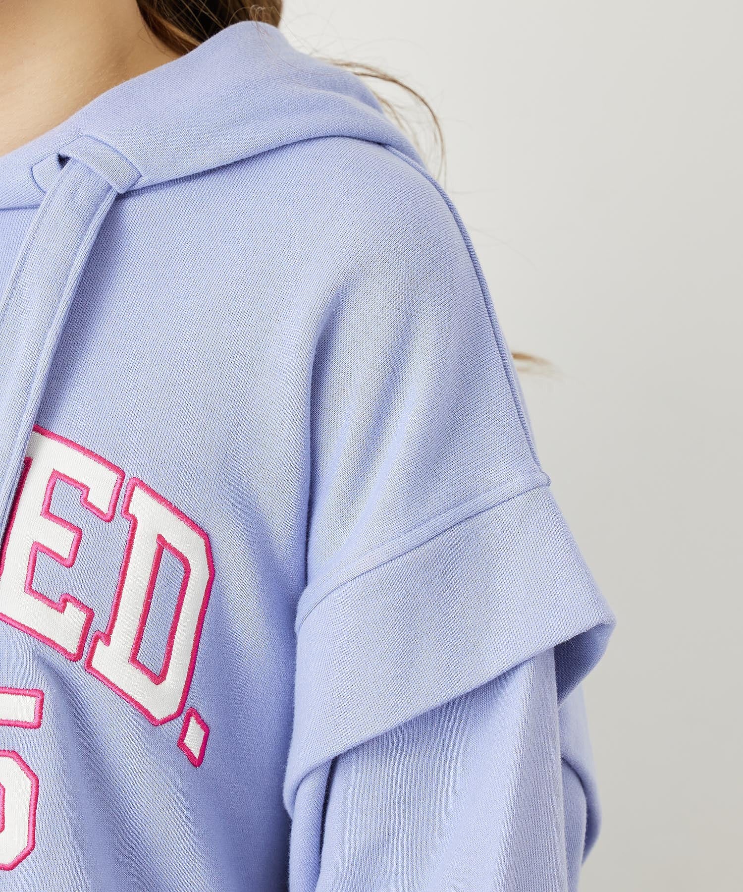 LAYERED SLEEVE  PATCH LOGO SWEAT HOODIE MILKFED.