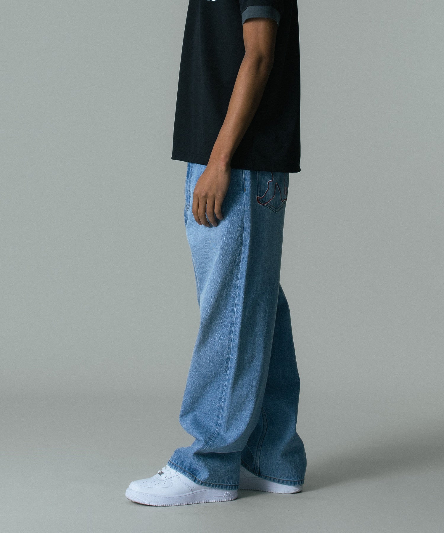 EMBROIDERED DENIM PANTS