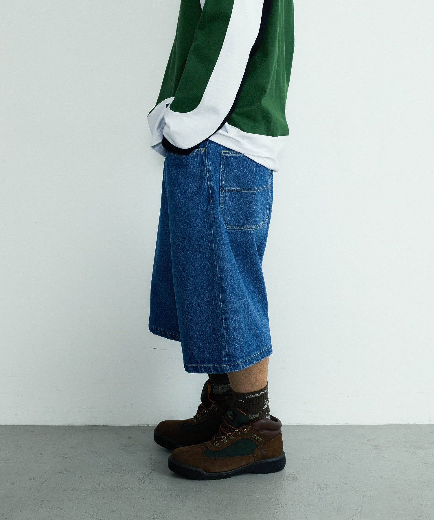 WASHED SHORT PANTS