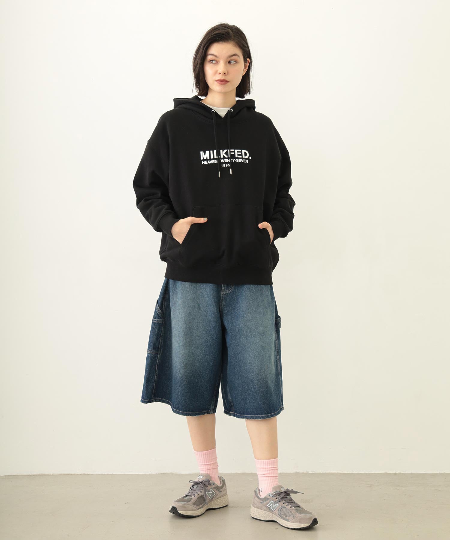 STENCIL LOGO WIDE SWEAT HOODIE