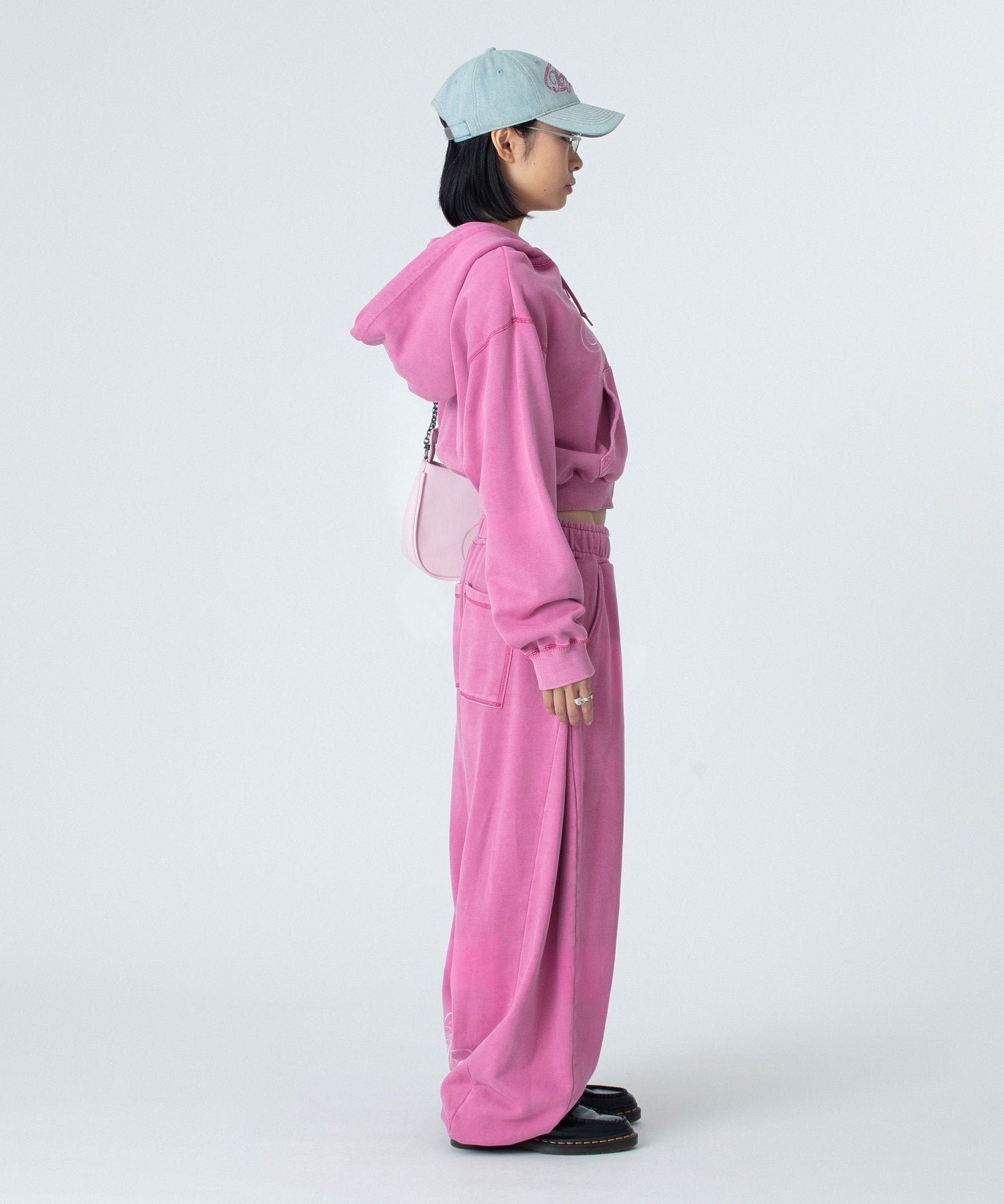 PIGMENT DYED SCRIPT LOGO SWEATPANTS