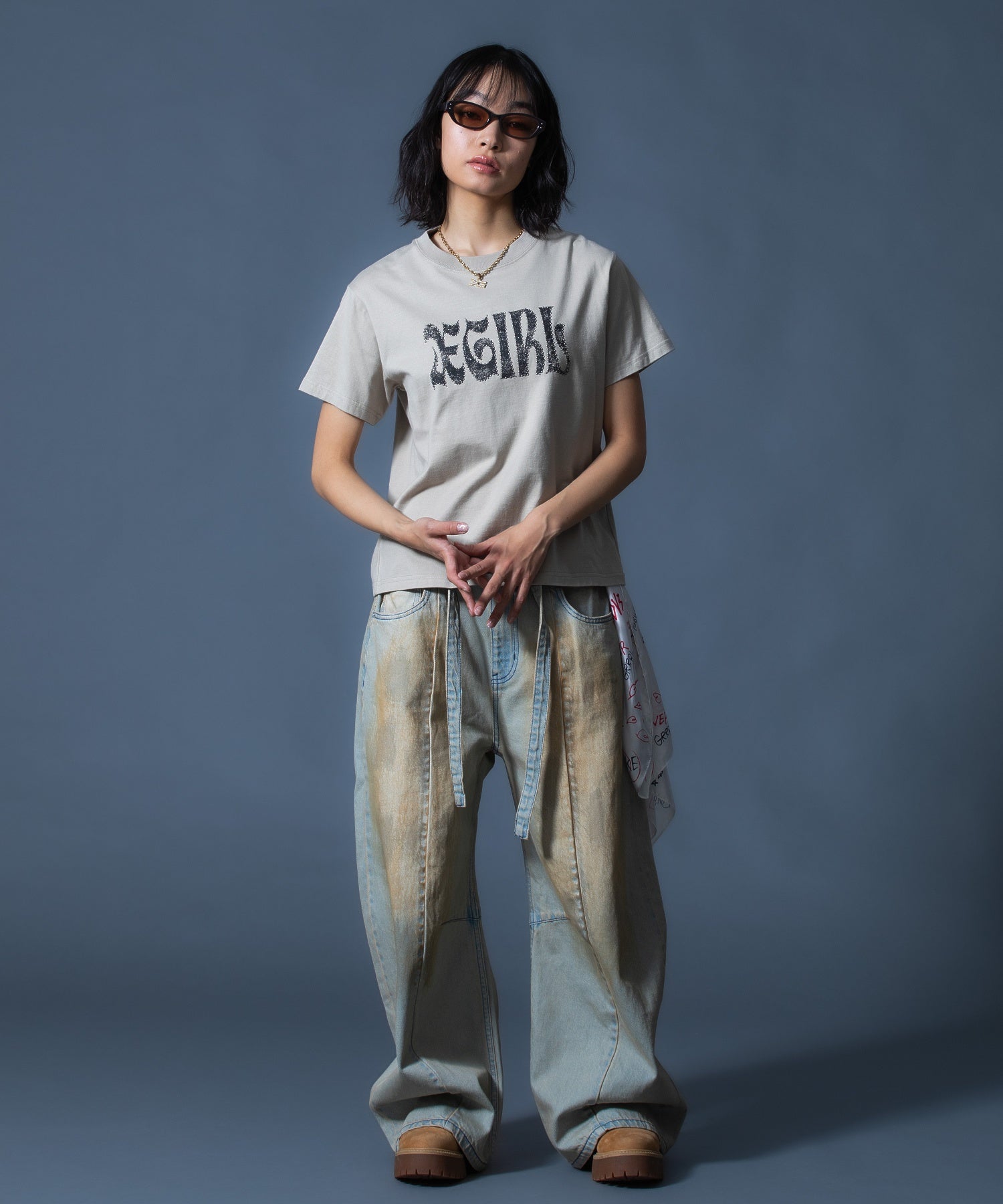 STUDDED LOGO S/S TEE