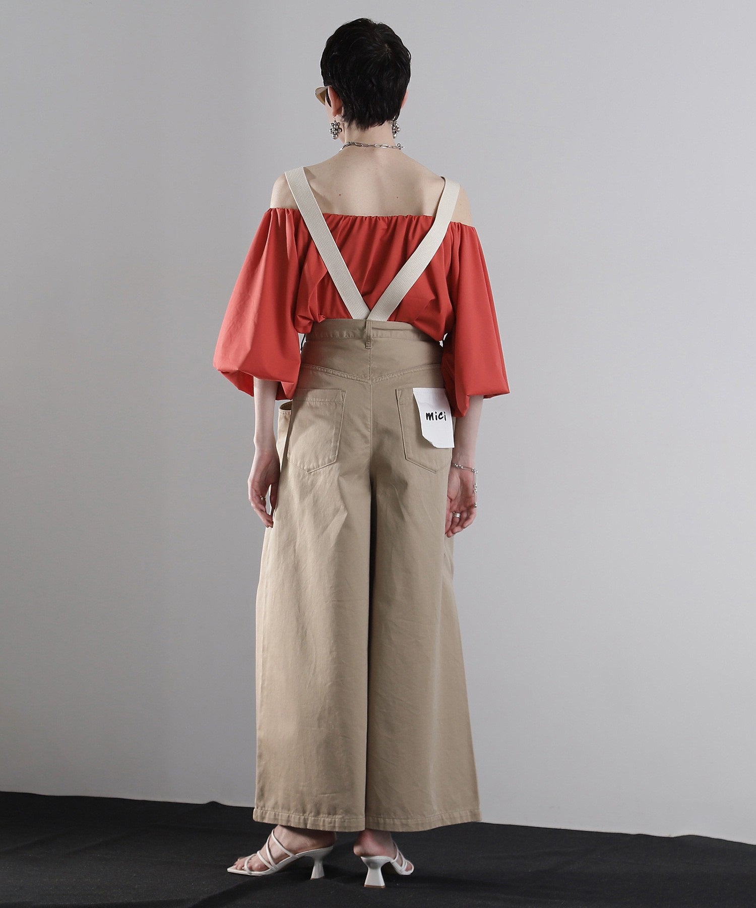 サスペンダータックワイドパンツ