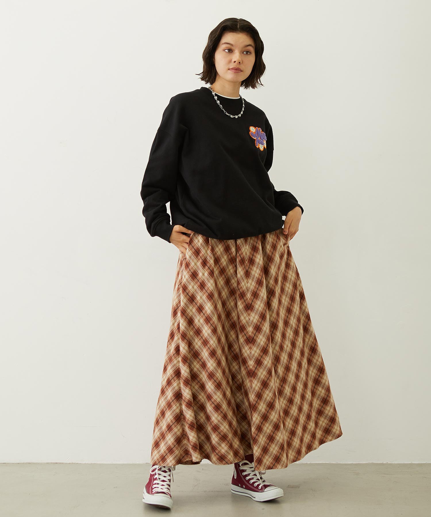FLOWER LOGO CHENILLE EMBROIDERY SWEAT TOP