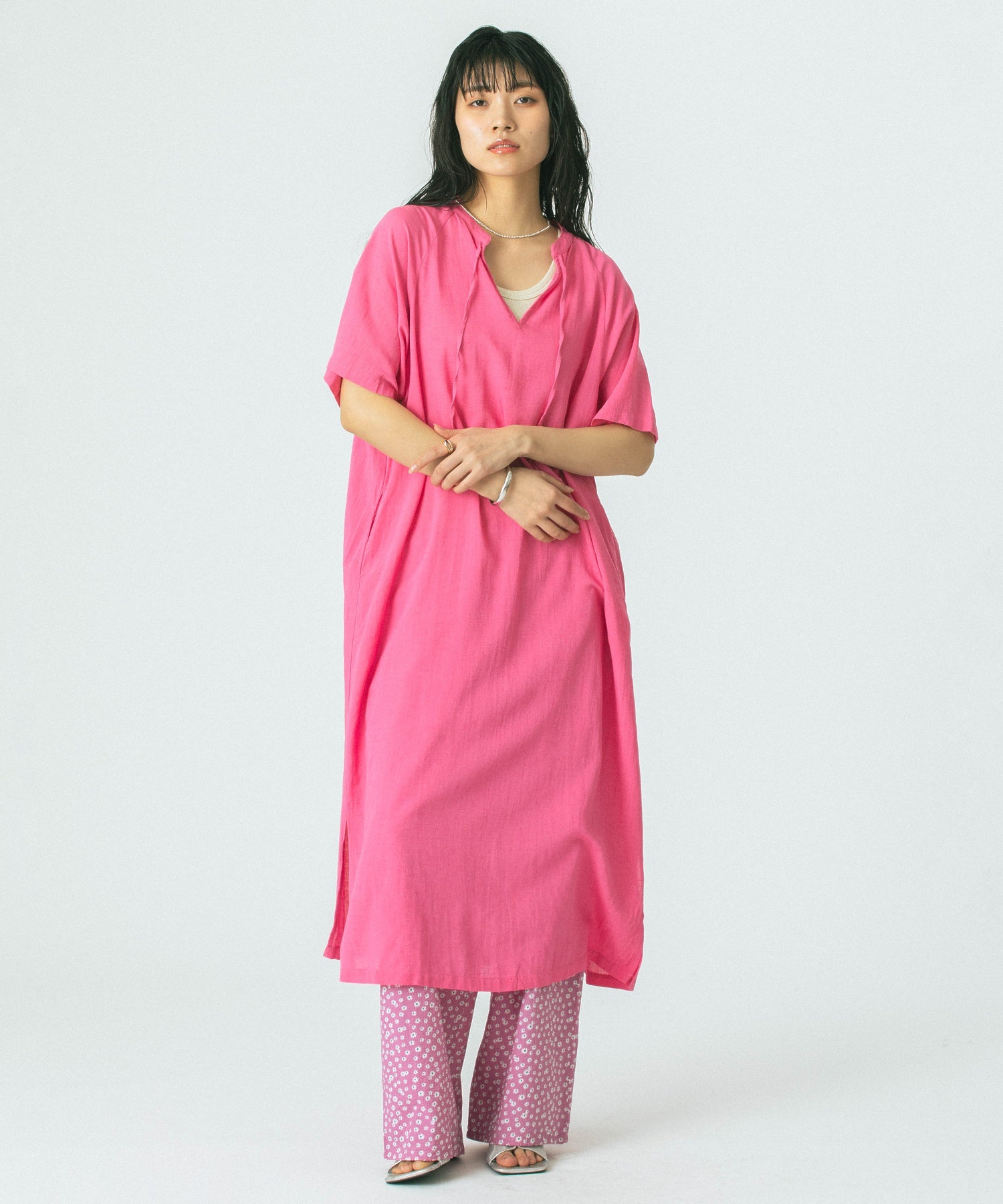 SLIT NECK S/S DRESS