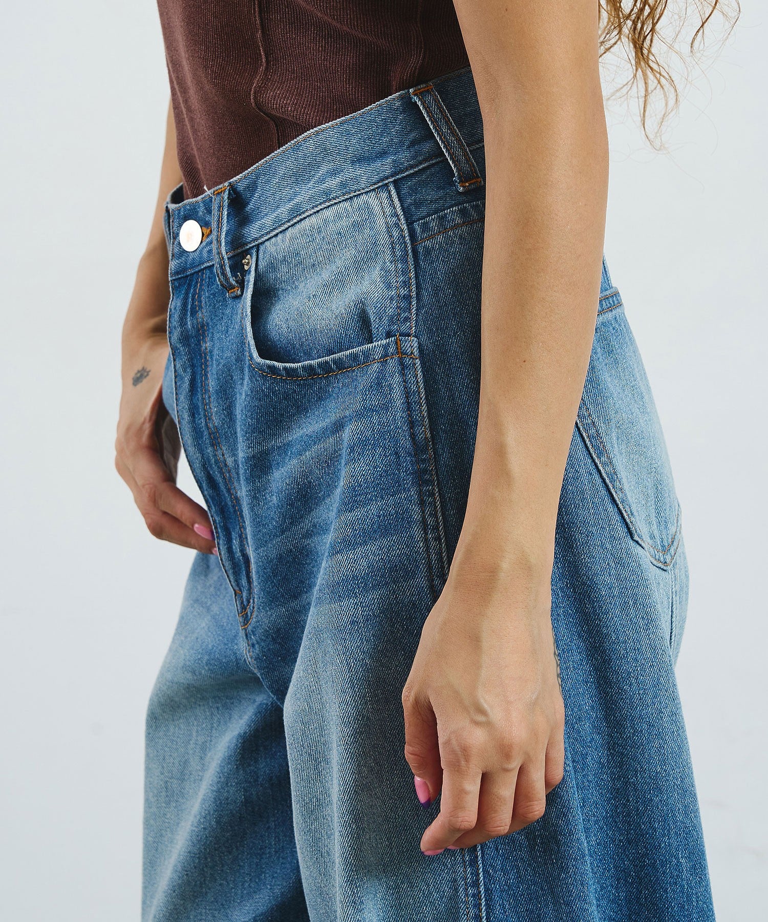 CREOLME/BARREL FIT DENIM PANTS