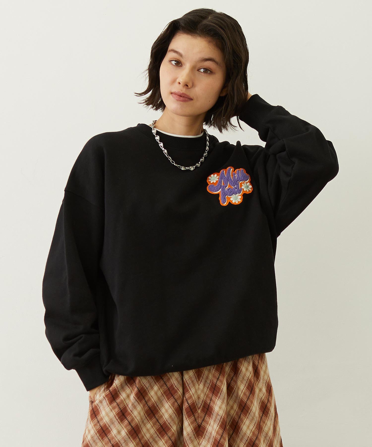 FLOWER LOGO CHENILLE EMBROIDERY SWEAT TOP