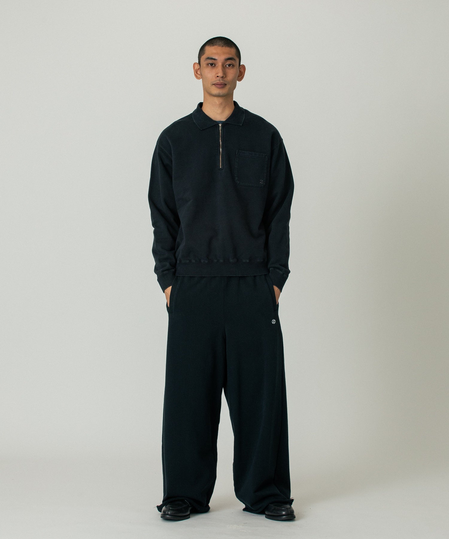 HALF ZIP SWEATSHIRT