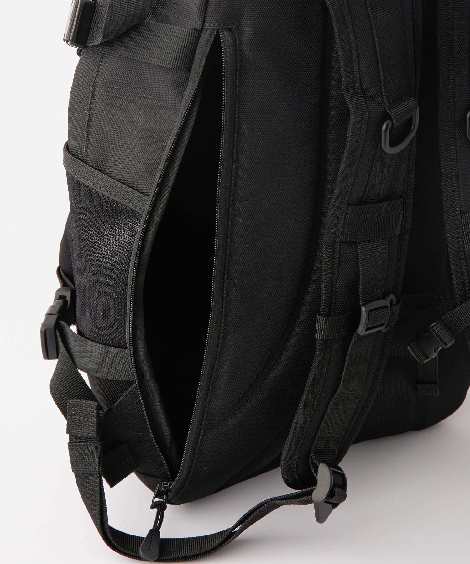 OVAL LOGO BUNGEE CORD BACKPACK