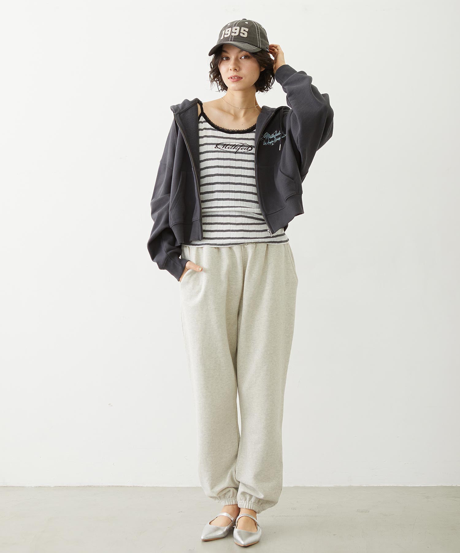 RHINESTONE LOGO SHORT ZIP UP HOODIE