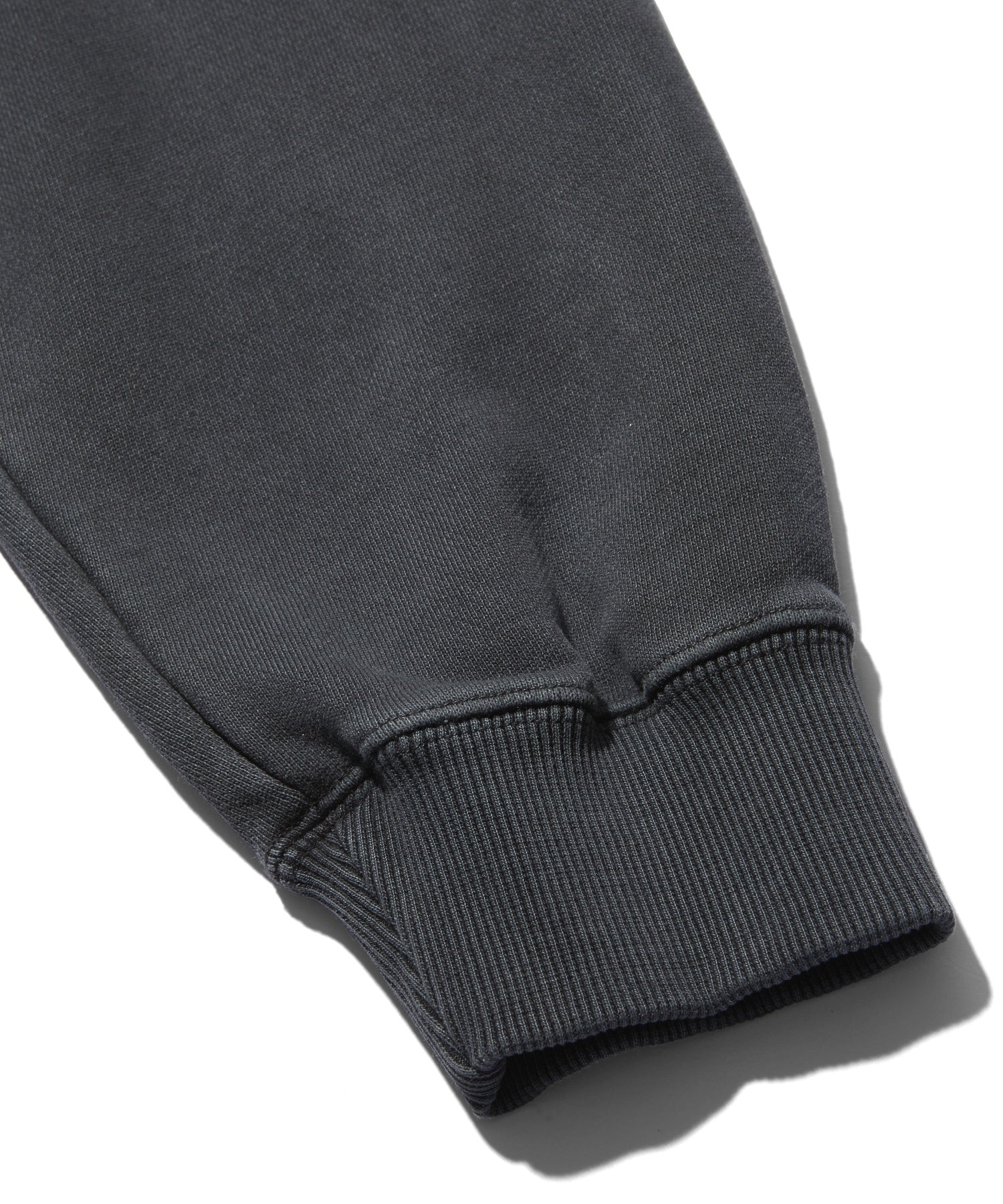 PIGMENT DYED FACE PATCH AND LOGO CREWNECK SWEATSHIRT