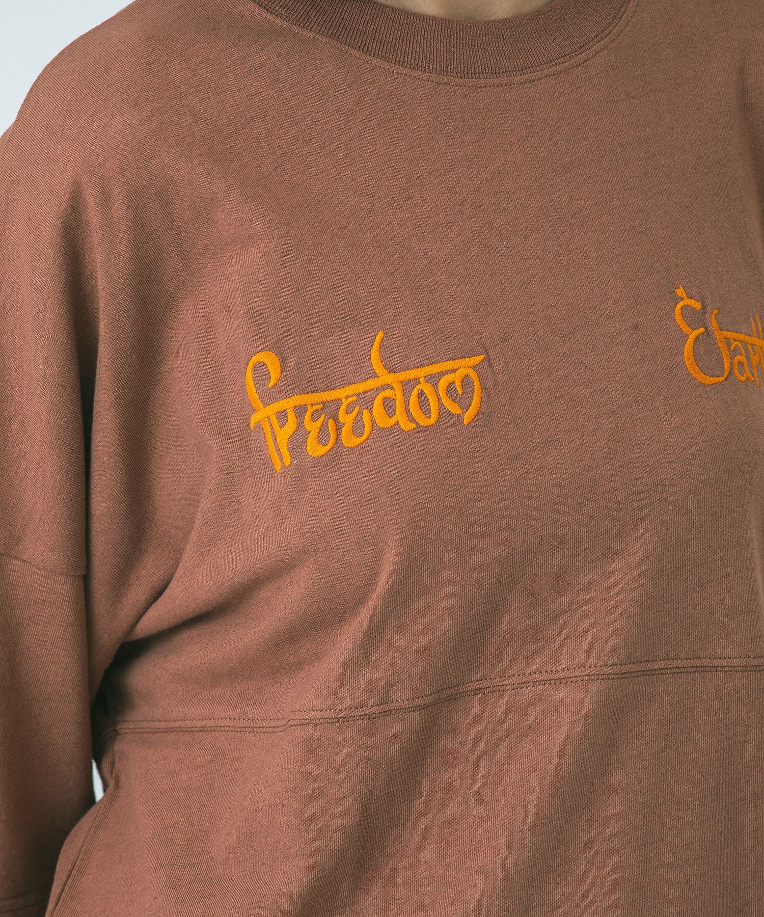 HLAADA for ROSE BUD/EMBROIDERY FOOT BALL TEE