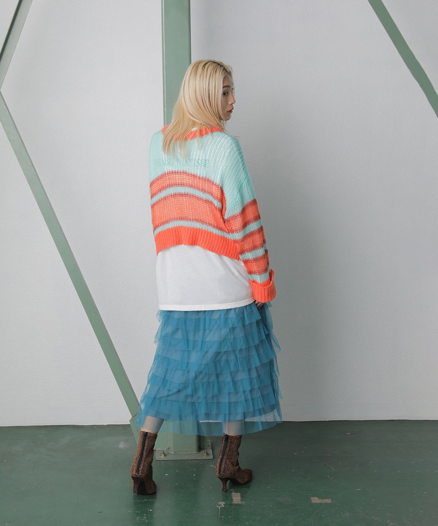 クロップドシアーニット