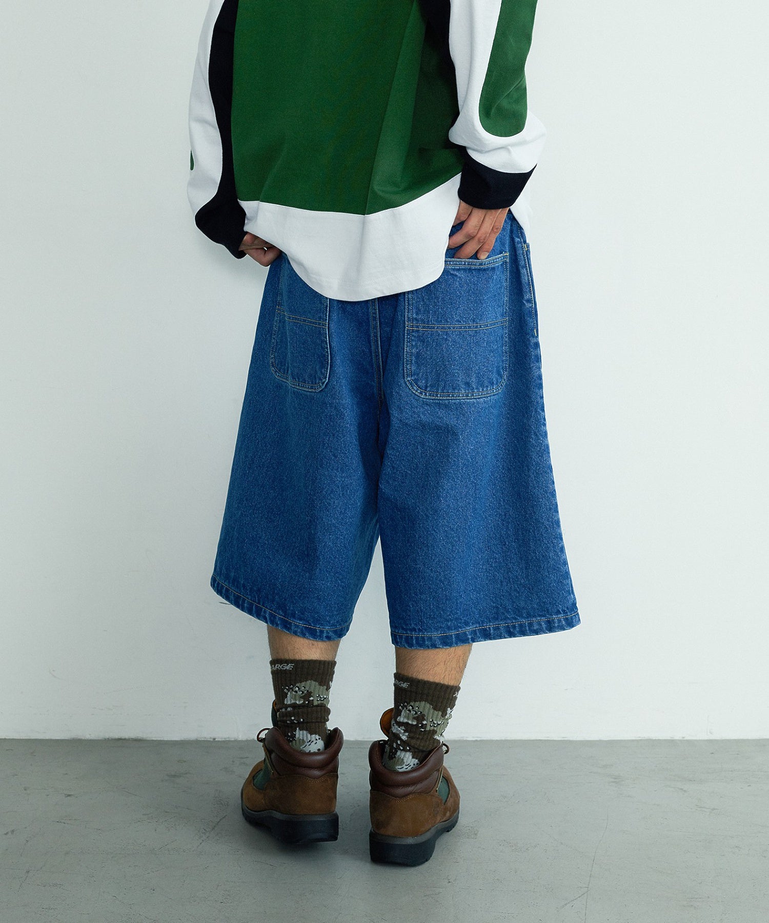 WASHED SHORT PANTS