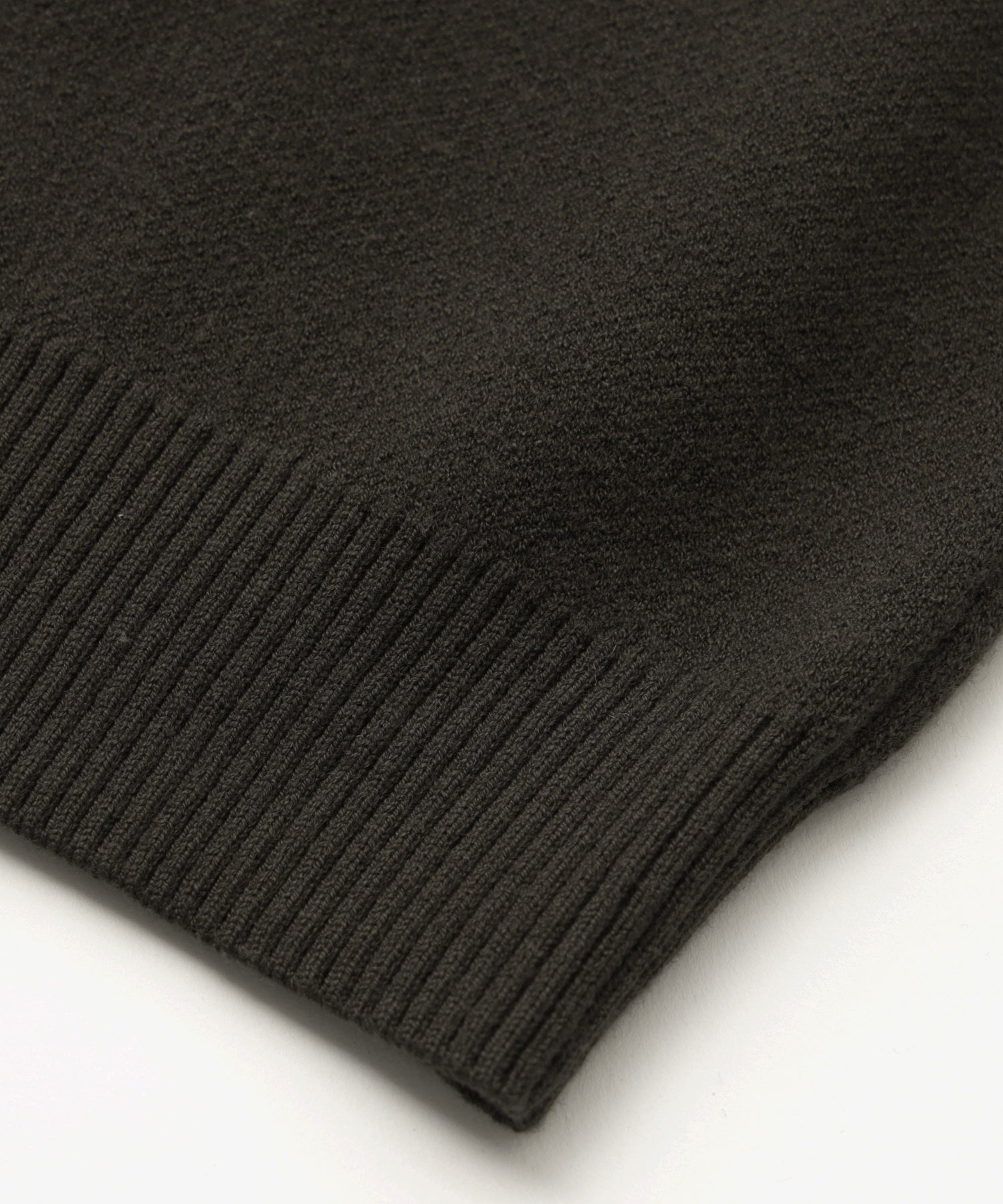 FACE EMBROIDERY KNIT TOP