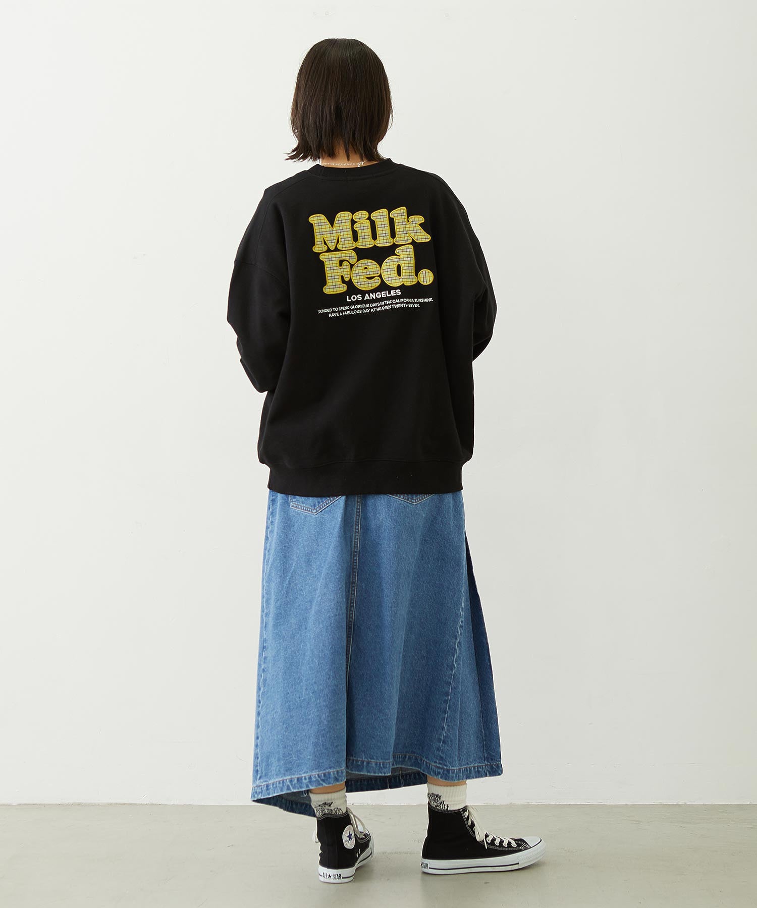 MILKFED. PLAID LOGO WIDE CREW SWEAT