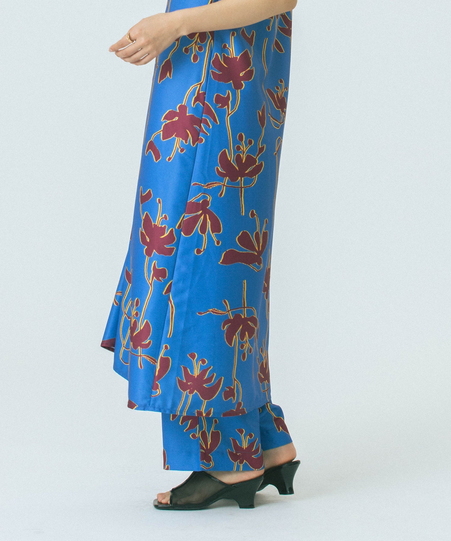 FLOWER PRINT PANTS