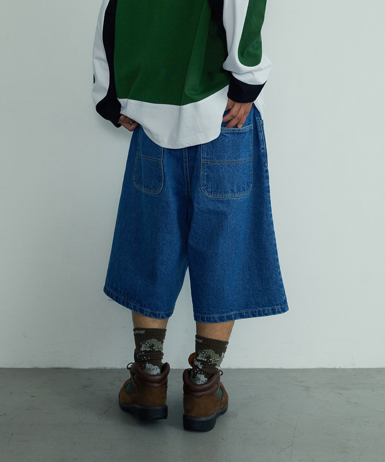 WASHED SHORT PANTS