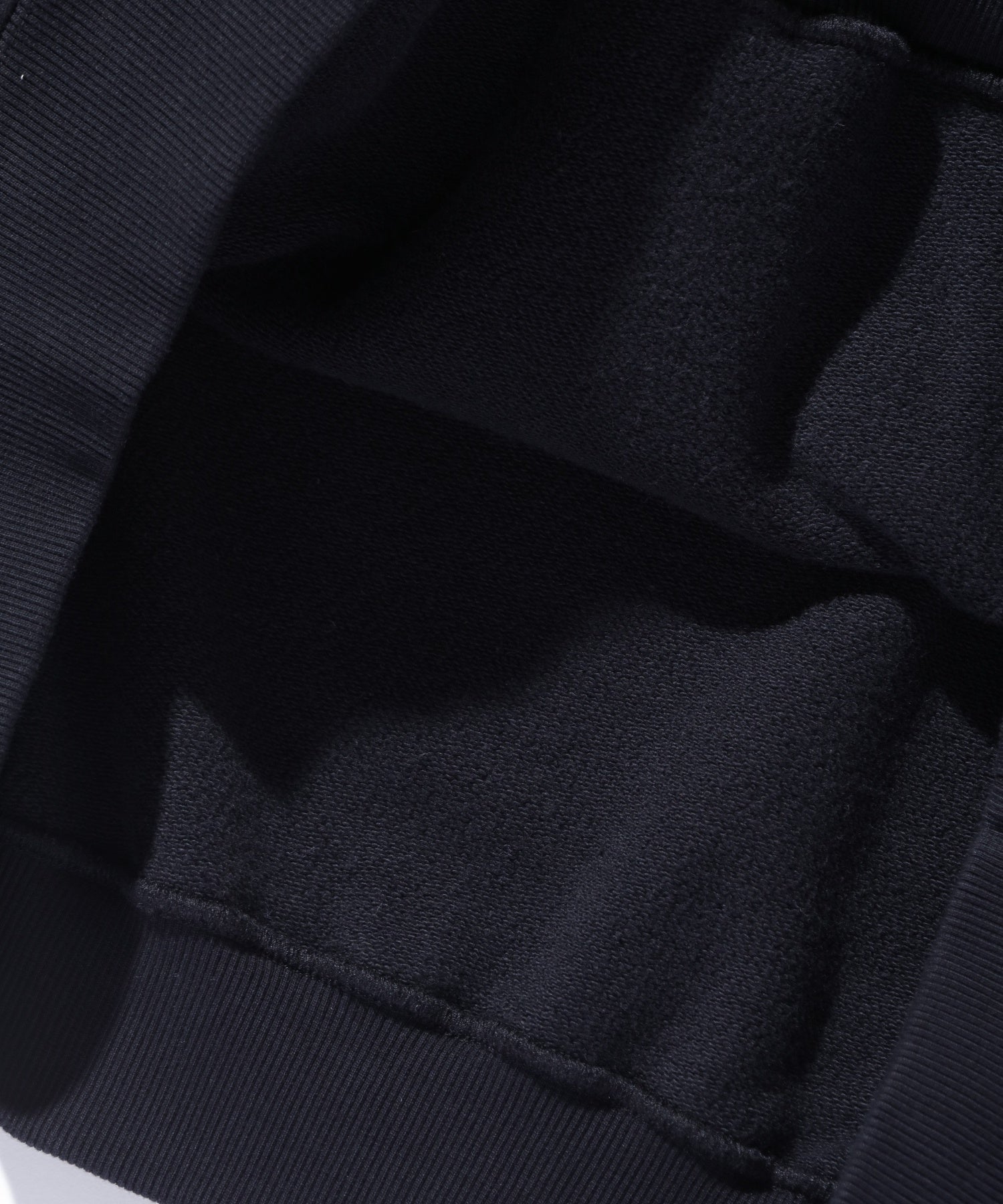 CLASSIC PULLOVER HOODED SWEATSHIRT