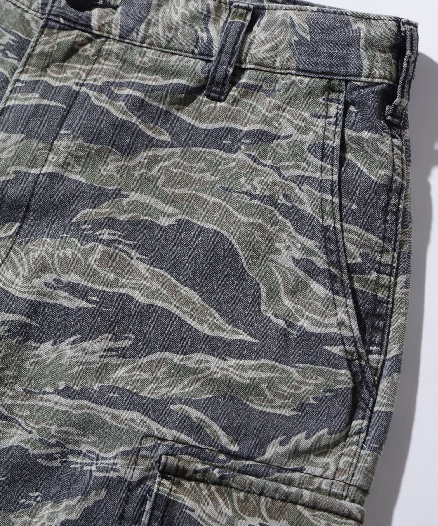 TIGER CAMO CARGO PANTS