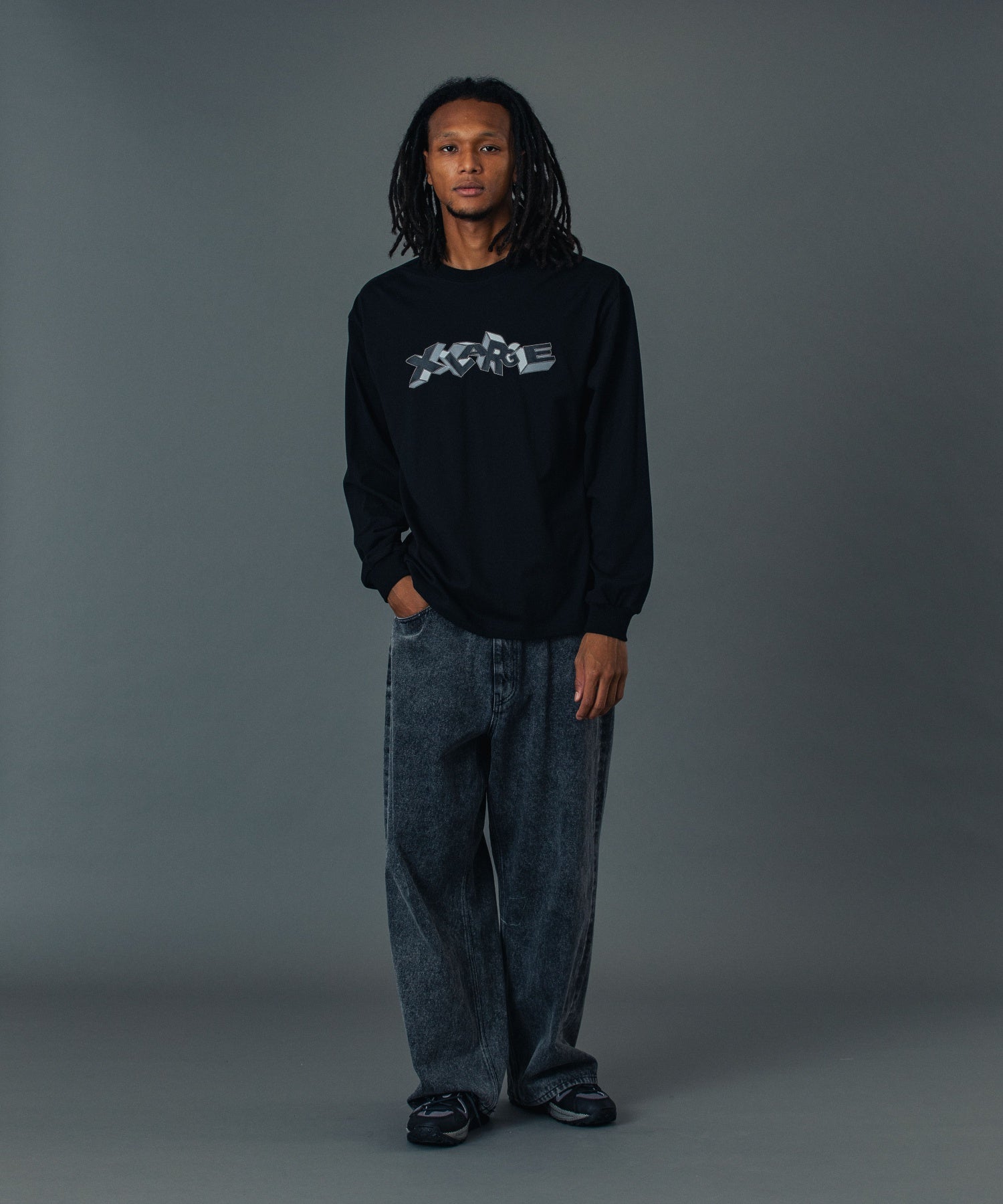 EMBOSSED DENIM PANTS