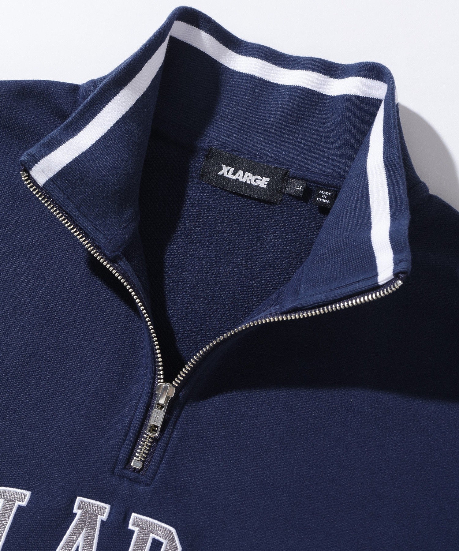 STRIPED RIB HALF ZIP SWEATSHIRT