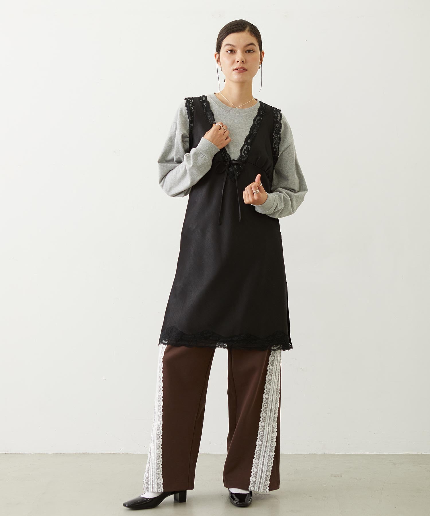 LACE LINE PANTS