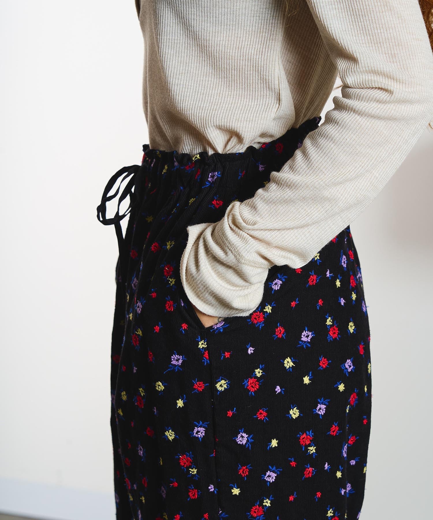 【ROSE BUD別注】INDIA IS BEAUTIFUL and ROSE BUD/CORDUROY FLORAL EMBROIDERY PANTS