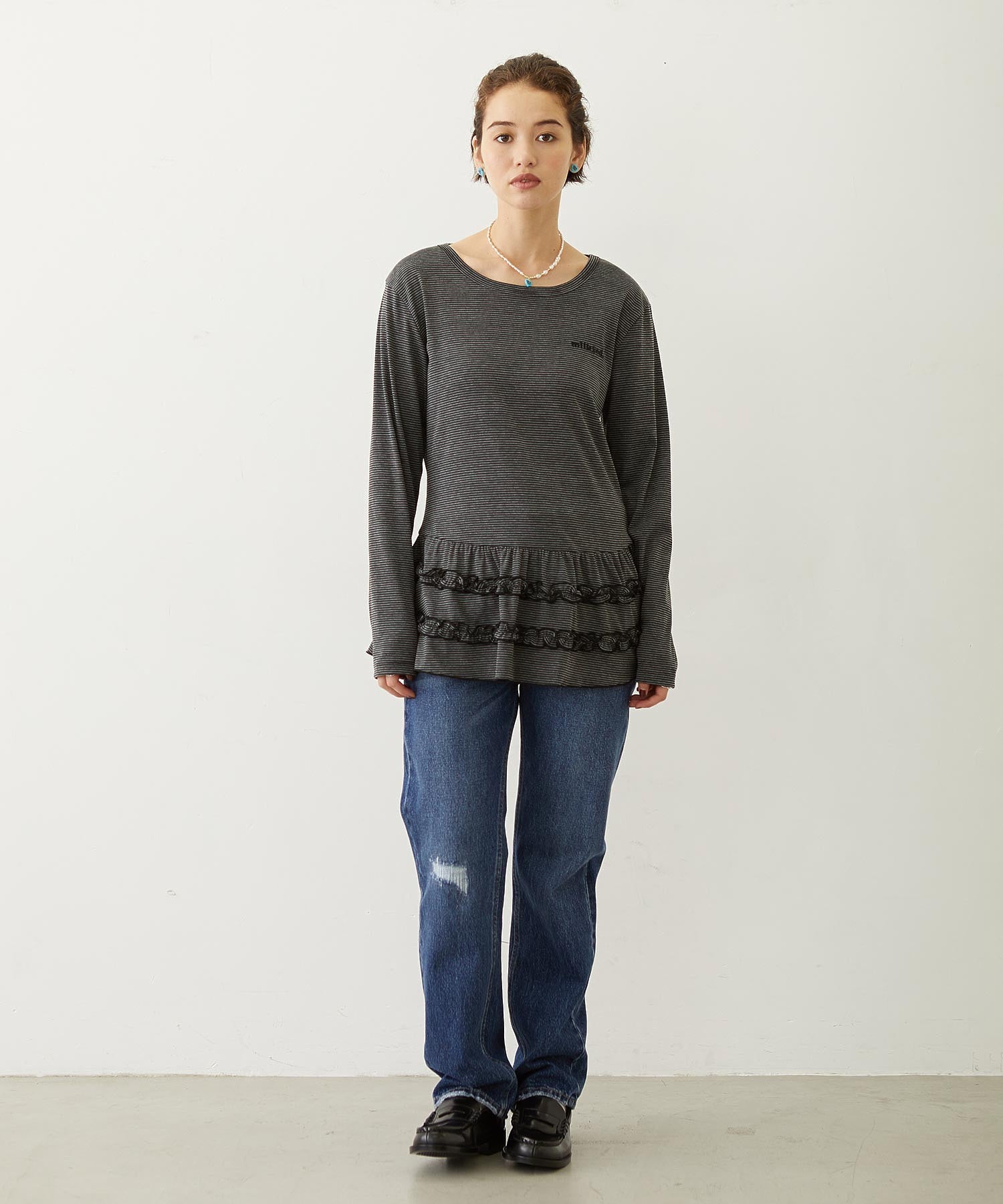 RUFFLE HEM L/S TOP