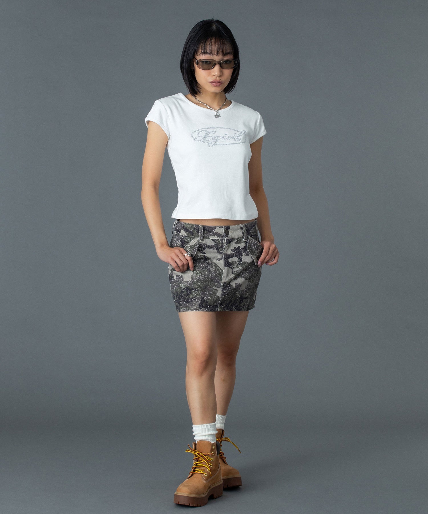 RHINESTONE OVAL CURSIVE LOGO S/S BABY TEE