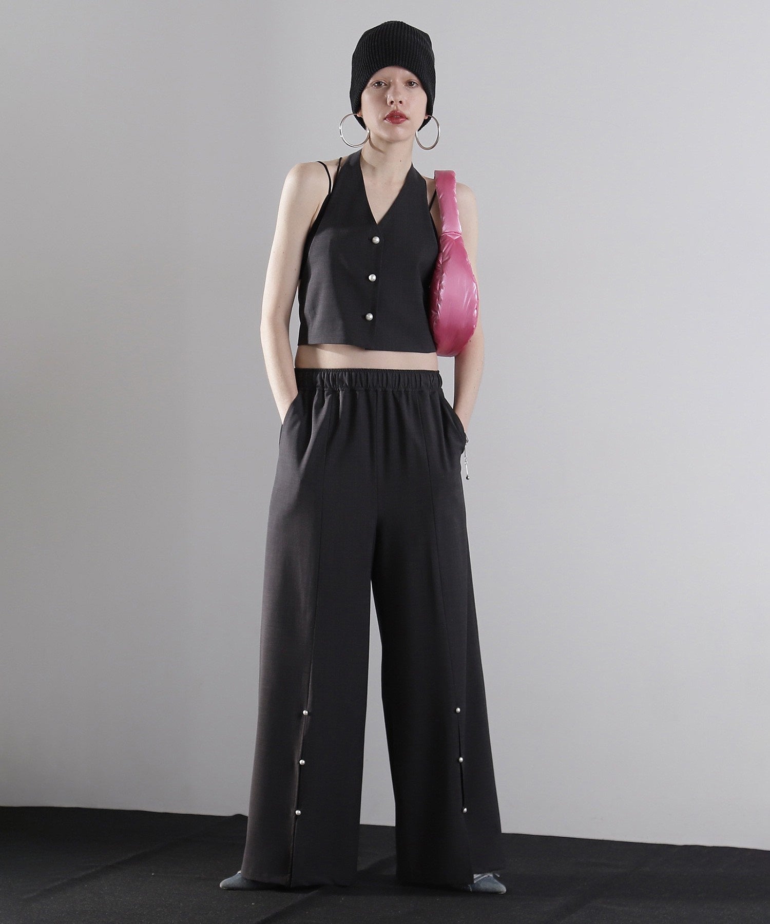 スーチングフロントスリットワンドパンツ